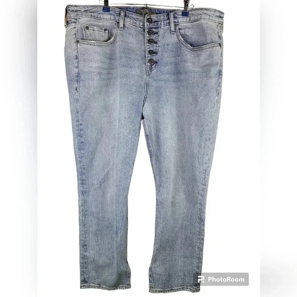 TORRID button fly jean - Picture 2 of 9